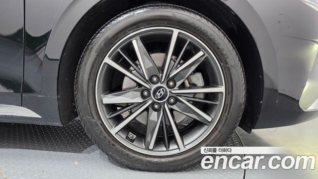 Hyundai Grandeur (IG) 2.5 Premium 2023 — фото 21