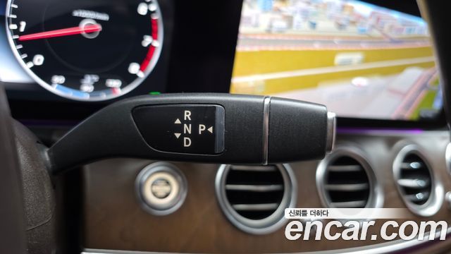 Mercedes-Benz E-Class (W213) E300 4MATIC Exclusive 2017 — фото 9