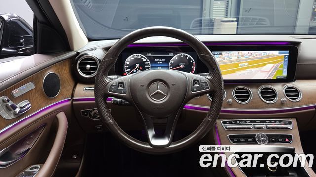 Mercedes-Benz E-Class (W213) E300 4MATIC Exclusive 2017 — фото 13