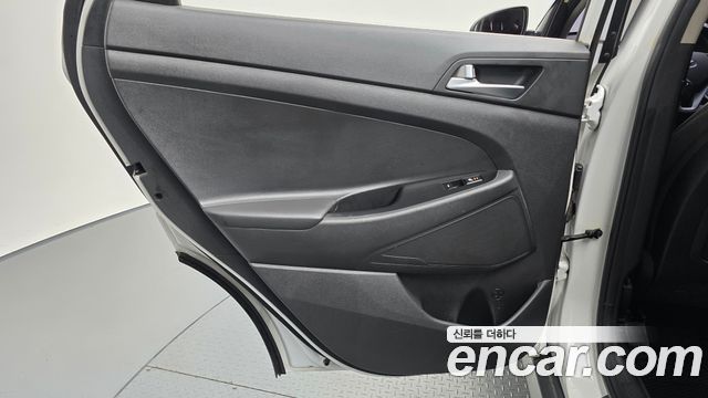 Hyundai Tucson Diesel 1.7 2WD Modern Fever 2017 — фото 25