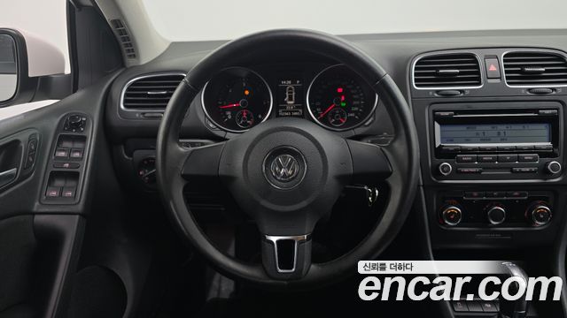 Volkswagen Golf (VI) 1.6 TDI Blue Motion 2011 — фото 16