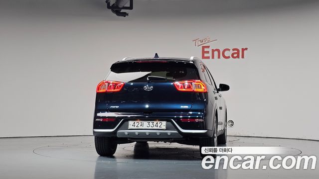 Kia Niro Prestige 2018 — фото 4