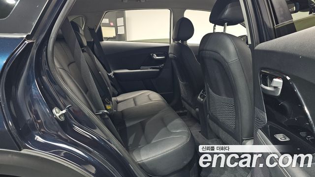 Kia Niro Prestige 2018 — фото 11