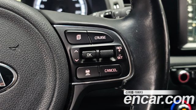 Kia Niro Prestige 2018 — фото 15