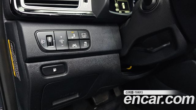 Kia Niro Prestige 2018 — фото 16