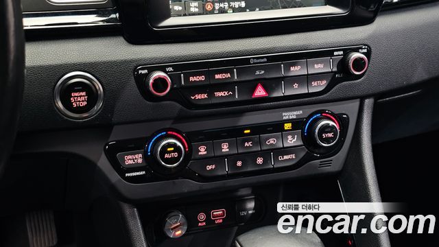 Kia Niro Prestige 2018 — фото 27