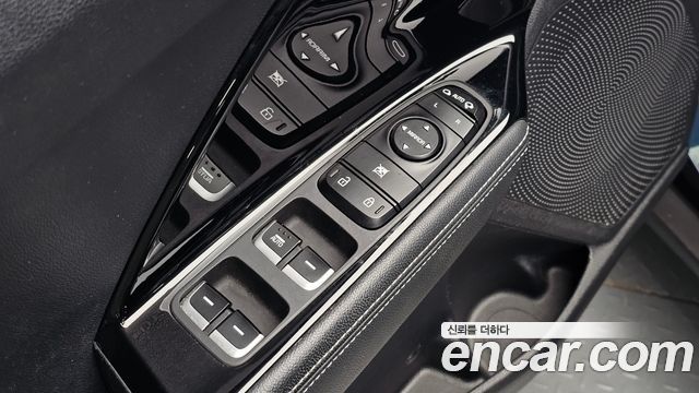 Kia Niro Prestige 2018 — фото 29