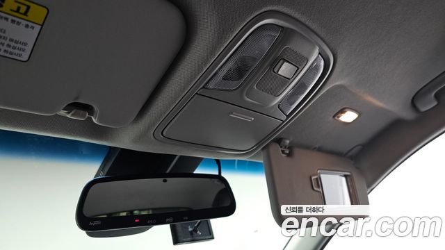 Kia Niro Prestige 2018 — фото 30