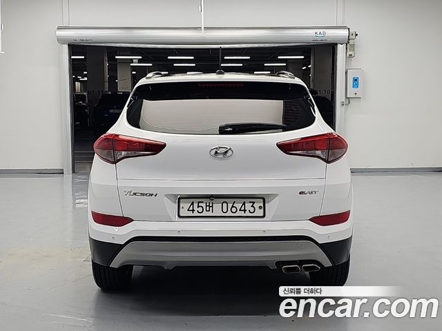 Hyundai Tucson Diesel 2.0 2WD Style Special 2017 — фото 3