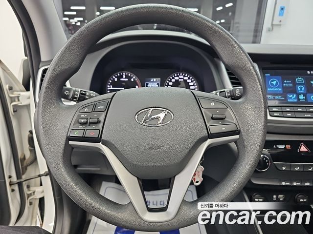 Hyundai Tucson Diesel 2.0 2WD Style Special 2017 — фото 9