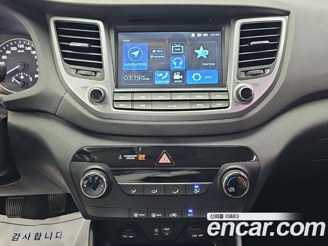 Hyundai Tucson Diesel 2.0 2WD Style Special 2017 — фото 10