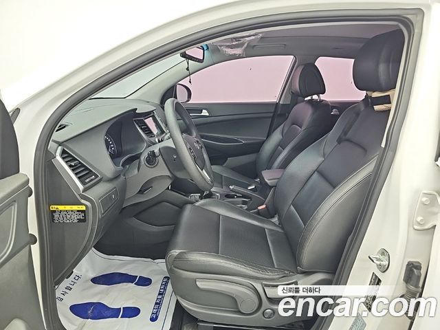 Hyundai Tucson Diesel 2.0 2WD Style Special 2017 — фото 15