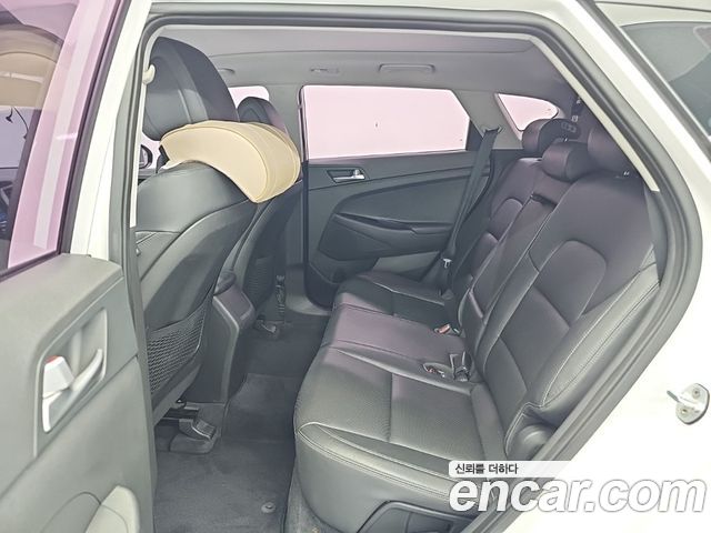 Hyundai Tucson Diesel 2.0 2WD Style Special 2017 — фото 16