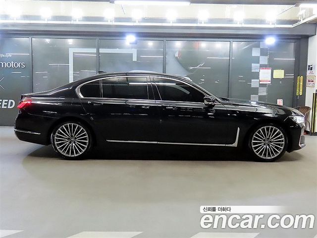 BMW 7 Series (G11) 740Li xDrive Design Pure Excellence 2020 — фото 3