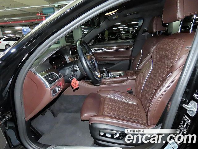 BMW 7 Series (G11) 740Li xDrive Design Pure Excellence 2020 — фото 6