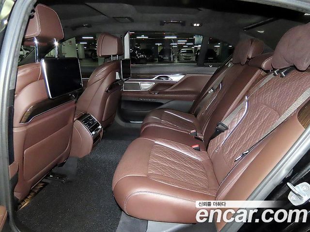 BMW 7 Series (G11) 740Li xDrive Design Pure Excellence 2020 — фото 7