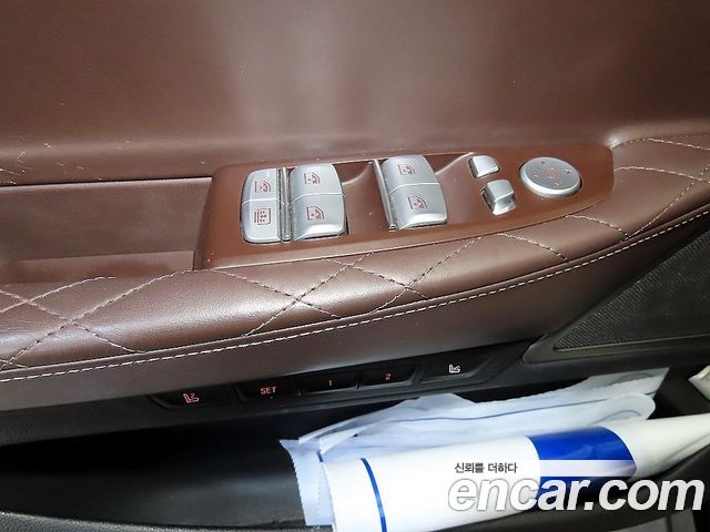 BMW 7 Series (G11) 740Li xDrive Design Pure Excellence 2020 — фото 17