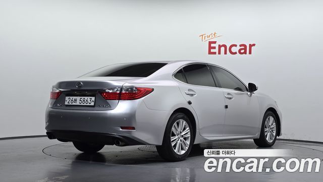 Lexus ES350 Supreme XV60 2013 — фото 2