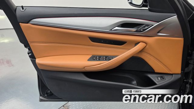 BMW 5 Series (G30) 530i xDrive M Sport Package 2018 — фото 24
