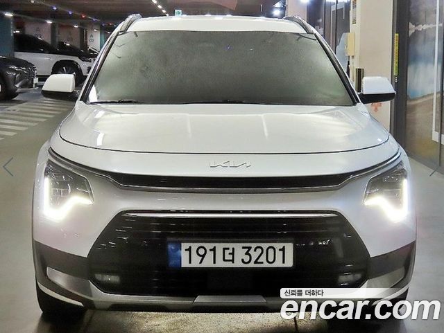 Kia Niro Signature 2022 — фото 2