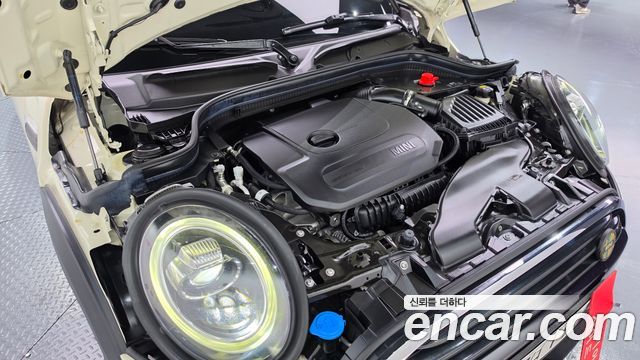 MINI Cooper 5Door Standard 3rd 2020 — фото 6