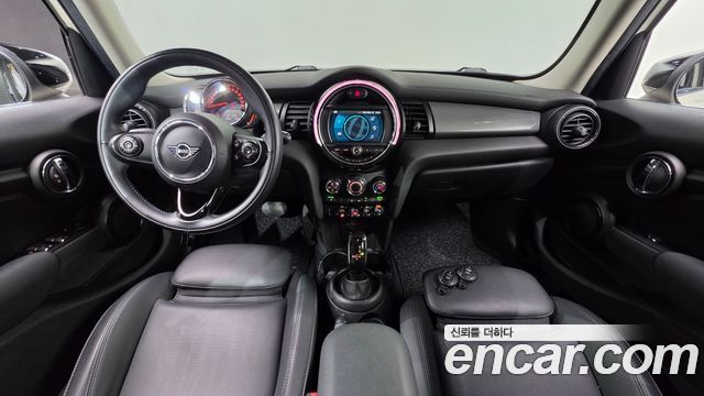 MINI Cooper 5Door Standard 3rd 2020 — фото 7