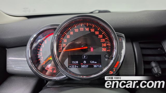 MINI Cooper 5Door Standard 3rd 2020 — фото 8