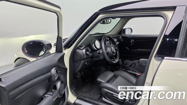 MINI Cooper 5Door Standard 3rd 2020 — фото 10