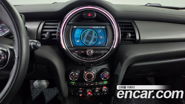 MINI Cooper 5Door Standard 3rd 2020 — фото 12