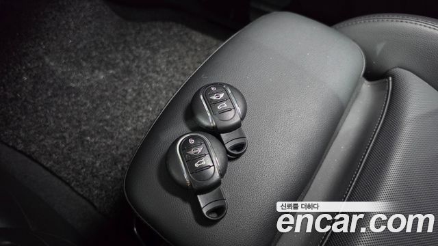 MINI Cooper 5Door Standard 3rd 2020 — фото 15