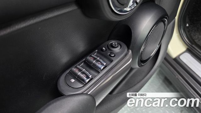 MINI Cooper 5Door Standard 3rd 2020 — фото 20