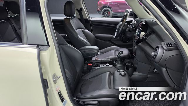MINI Cooper 5Door Standard 3rd 2020 — фото 26