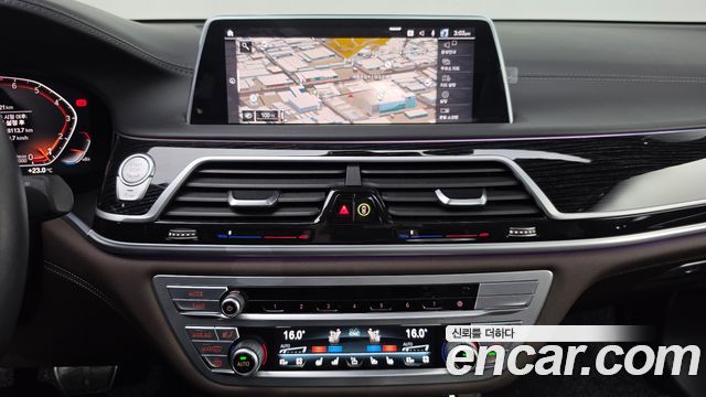 BMW 7 Series (G11) 740Li xDrive M Sport Package 2020 — фото 12