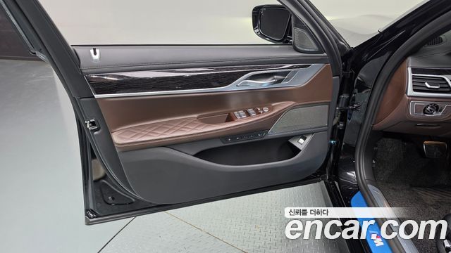 BMW 7 Series (G11) 740Li xDrive M Sport Package 2020 — фото 24