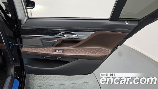 BMW 7 Series (G11) 740Li xDrive M Sport Package 2020 — фото 25
