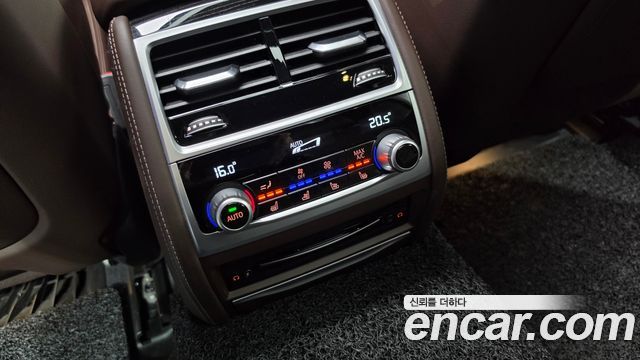 BMW 7 Series (G11) 740Li xDrive M Sport Package 2020 — фото 34