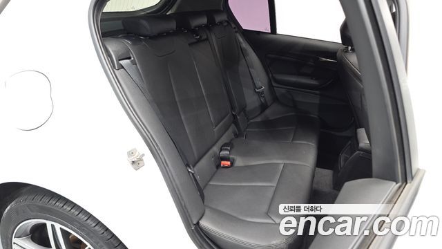BMW 1 Series (F20) 118d Sport 5Door 2016 — фото 12