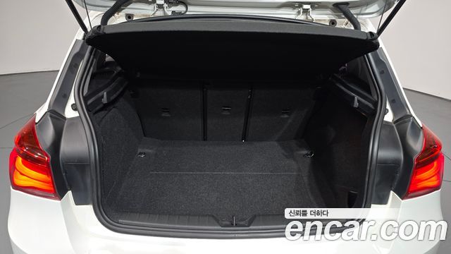 BMW 1 Series (F20) 118d Sport 5Door 2016 — фото 19