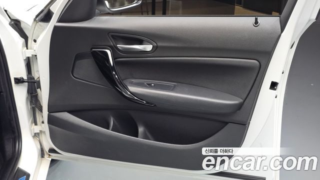 BMW 1 Series (F20) 118d Sport 5Door 2016 — фото 25