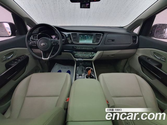 Kia Carnival 9-Seater Prstige 2019 — фото 7
