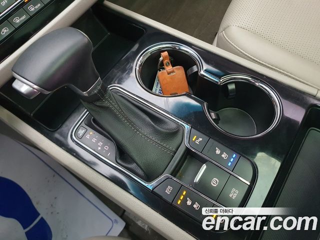 Kia Carnival 9-Seater Prstige 2019 — фото 9