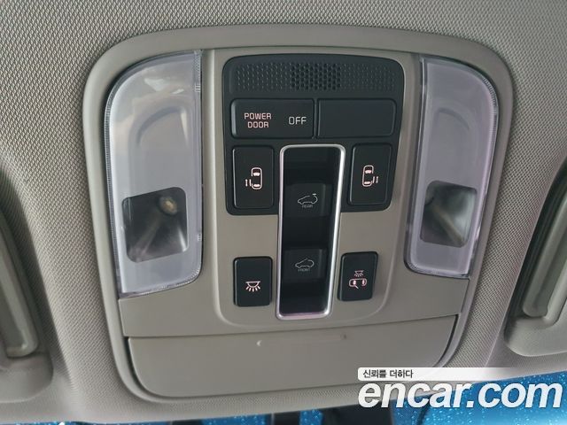 Kia Carnival 9-Seater Prstige 2019 — фото 17