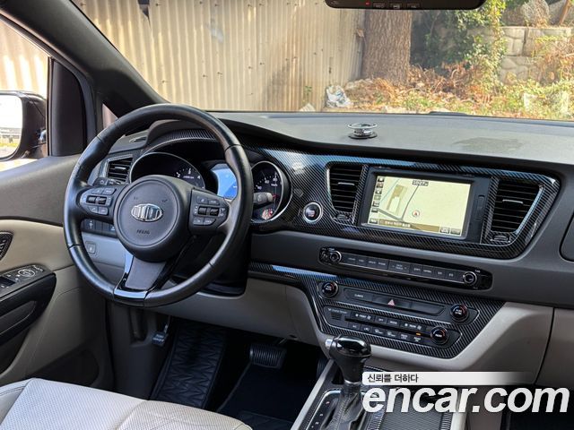 Kia Carnival 11-seater Noblesse 2015 — фото 7