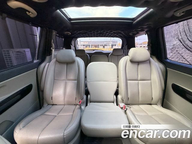 Kia Carnival 11-seater Noblesse 2015 — фото 9
