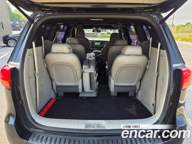 Kia Carnival 11-seater Noblesse 2015 — фото 10