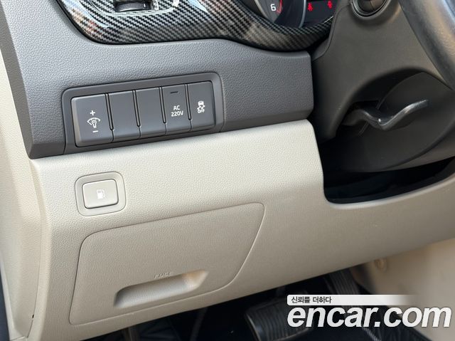Kia Carnival 11-seater Noblesse 2015 — фото 17