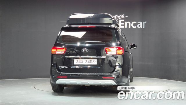 Kia Carnival 9-seater Prestige 2015 — фото 4