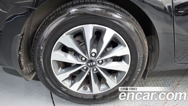 Kia Carnival 9-seater Prestige 2015 — фото 5