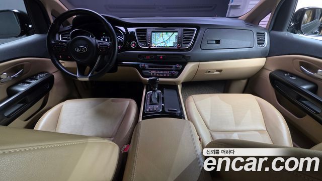 Kia Carnival 9-seater Prestige 2015 — фото 7
