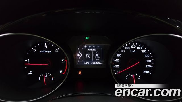 Kia Carnival 9-seater Prestige 2015 — фото 8